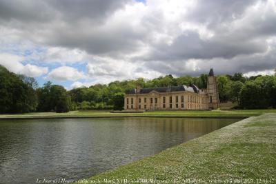 photographie “Le Jour ni l’Heure 5684 : château de Méry, XVIIe s.-17e s.-1760, Méry-sur-Oise, Val-d’Oise, vendredi 4 mai 2023, 12:44:27” par Renaud Camus — www.renaud-camus.net — Méry, château de Méry, Méry-sur-Oise, Val-d'Oise, Lamoignon, Ségur, Ségur-Lamoignon, château, XVIIIe siècle