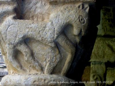 photographie “Roda de Isabena, Ribagorza, Aragon : chapiteau du cloître” par Renaud Camus — www.renaud-camus.net — Roda de Isabena, Ribagorza, Aragon, chapiteau, cloître, capital, Espagne, Espana, Spain, roman, art roman, romanesque, romanesco, romanico, sculpture, cheval, horse, cavallo