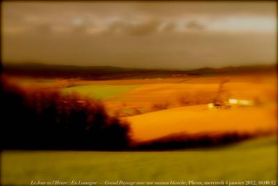 photographie “Le Jour ni l\'Heure 3514 : Paysages pré-posthumes — Grand Paysage avec une maison blanche — Plieux, vallée de l\'Auroue, mercredi 4 janvier 2012, 16:00:12” par Renaud Camus — www.renaud-camus.net — paysage, landscape, Gascony