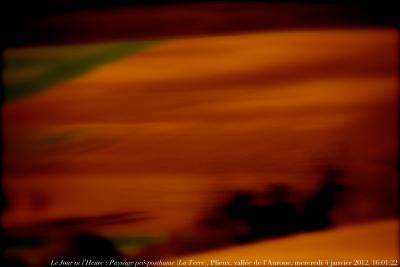 photographie “Le Jour ni l\'Heure 3545 : Paysage pré-posthume (“La Terre”), Plieux, vallée de l\'Auroue, mercredi 4 janvier 2012, 16:01:22” par Renaud Camus — www.renaud-camus.net — landscape, paesagio, champs, fields