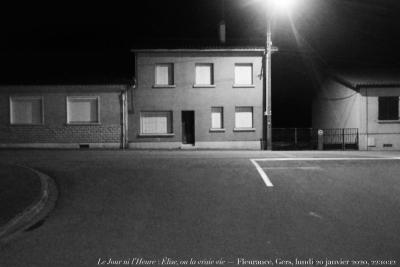 photographie “Le Jour ni l’Heure 9807 : Élise, ou la vraie vie — Fleurance, Gers, lundi 20 janvier 2020, 22:10:12” par Renaud Camus — www.renaud-camus.net — Élie ou la vraie vie, Élise, la vraie vie, Enquête sur la réalité des choses, le monde réel, Fleurance, Gers, Gascogne, Occitanie, nocturne, 20, janvier, 2020, 20 janvier 2020