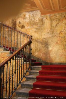 photographie “Le Jour ni l\'Heure 7620 : escalier de la maison d\'Alessandro Manzoni, 1785-1872, à Milan, 1, via Morone, Lombardie, mercredi 26 octobre 2011, 15:21:32” par Renaud Camus — www.renaud-camus.net — stairs, Demeures de l'esprit, maisons d'écrivain, marches, Milano, rampe, papiers peints, I Promessi Sposi, Les Fiancés, littérature, letteratura, literature, romanzo, roman, casa