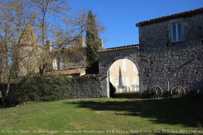 photographie “Le Jour ni l’Heure 3803 : En Fezensaguet — château de Peyrelongue, XVIIe-XIXe s., Touget, Gers, Gascogne, dimanche 19 février 2023, 15:07:43” par Renaud Camus — www.renaud-camus.net — Peyrelongue, Touget, château de Peyrelongue, Fezensaguet, Gers, Gascogne, château, manoirt