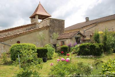 photographie “Le Jour ni l’Heure 6553 : En Lomagne — un jardin à Plieux, Gers, Gascogne, lundi 22 mai 2023, 14:20:03” par Renaud Camus — www.renaud-camus.net