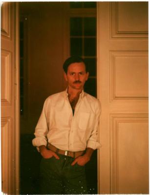 photographie “En transit : Je, 1980, portrait par Ph. St. chez Andy Warhol à Paris, 15, rue du Cherche-Midi, VIe” par Renaud Camus — www.renaud-camus.net