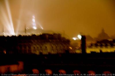 photographie “Le Jour ni l\'Heure 5046 : Paysage pré-posthume n° 26 (“La Ville”)  — Paris, hôtel Bourgogne & Montana, ch. 61, mardi 24 janvier 2012, 23:42:30” par Renaud Camus — www.renaud-camus.net — France, landscape, Paris, ville, city, city scape, palais d'Orsay, qaui d'Orsay, minnistère des Affaires étrangères, Grand Palais, Saint-Augustin, Mérion, Charles Mérion, Charles Meyrion