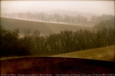 photographie “Le Jour ni l’Heure 1605 : En Lomagne — Paysage pré-posthume n° 104 (“La Brume”) — entre Estramiac et Solomiac, Gers, Gascogne, mercredi 27 février 2013, 12:59:14” par Renaud Camus — www.renaud-camus.net — landscape, pre-posthumous, preposthumous landscape