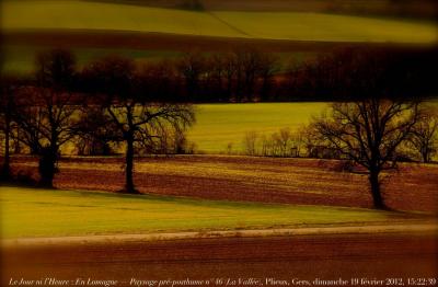 photographie “Le Jour ni l’Heure 6880 : En Lomagne — Paysage pré-posthume n° 46 (“La Vallée”), Plieux, Gers, dimanche 19 février 2012, 15:22:39” par Renaud Camus — www.renaud-camus.net — landscape, valley, Auroue, champs, fields, Gascony