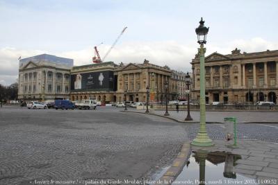 photographie “« Arrêtez le massacre ! » : gestion indigne de la restauration, palais du Garde-Meuble, place de la Concorde, Paris, mardi 3 février 2015, 14:09:52” par Renaud Camus — www.renaud-camus.net — «Arrêtez le massacre !», Au pays des Vandales, vandales, vandalisme, vandalism, publicité, restauration, place de la Concorde, Concorde, Automobile Club, Crillon, hôtel Crillon, Paris, Garde-Meuble, Gabriel, Jacques-Ange Gabriel
