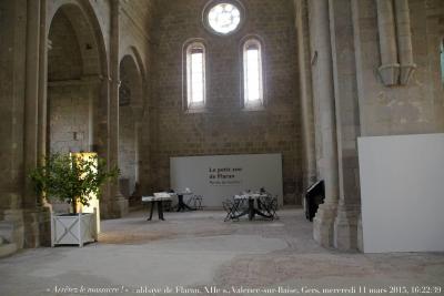 photographie “« Arrêtez le massacre ! » 1281 — désastreuse administration de l’abbaye de Flaran, état de l’église abbatiale, XIIe s., Valence-sur-Baïse, Gers, mercredi 11 mars 2015, 16:22:39” par Renaud Camus — www.renaud-camus.net — vandalisme, vandalism, « Arrêtez le massacre ! », Flaran, abbaye de Flaran, cistercien, abbaye cistercienne de Flaran, jeux d’enfants, saccage, Valence-sur-Baïse, Gers, Gascogne, Midi-Pyrénées, 11 mars 2015