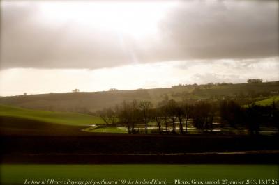 photographie “Le Jour ni l’Heure 0079 : Paysage pré-posthume n° 99 (Le Jardin d’Eden) — vallée de l’Auroue, Plieux, Gers, Gascogne, samedi 26 janvier 2013, 15:17:24” par Renaud Camus — www.renaud-camus.net — landscape, preposthumous, Edenville, Put me on to Edenville, vallée, valley, rivière, river