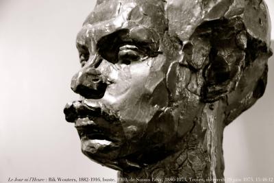 photographie “Le Jour ni l’Heure 5756 : Rik Wouters, 1882-1916, buste, 1910, du peintre alsacien Simon Lévy, 1886-1973, musée d’Art moderne de Troyes, Aube, Champagne-Ardenne, mercredi 19 juin 2013, 15:48:12” par Renaud Camus — www.renaud-camus.net — sculpture, portrait, sculpteur, sculptor, peintre, painter, peintre alsacien, homme, man, moustache, mustache
